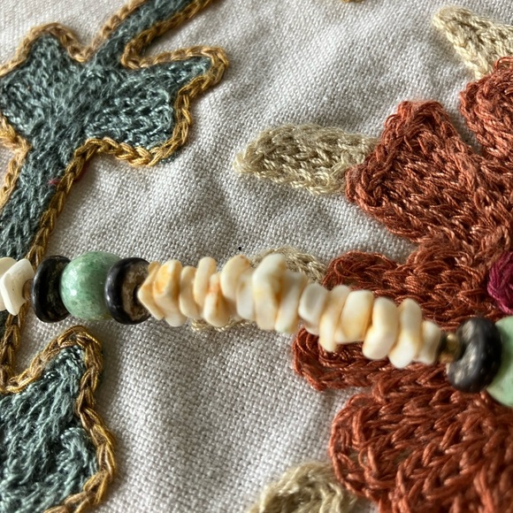 ALL CORAL WHITE AND GREEN NECKLACE 18” BARREL CLASP - Picture 12 of 17